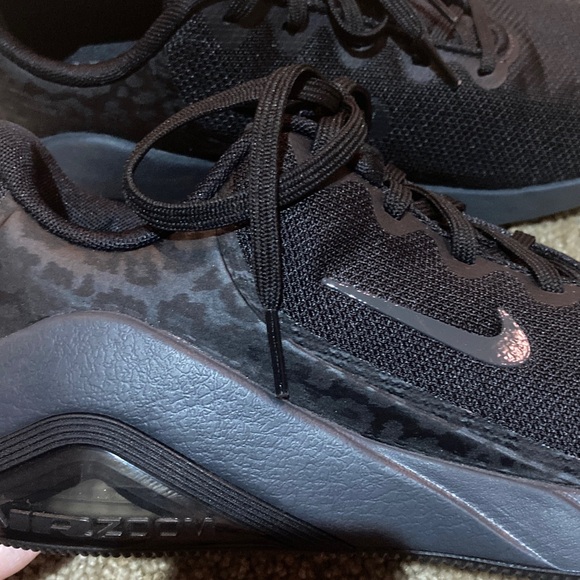 NWOT Nike Black Air Zoom Sneakers - Picture 4 of 10
